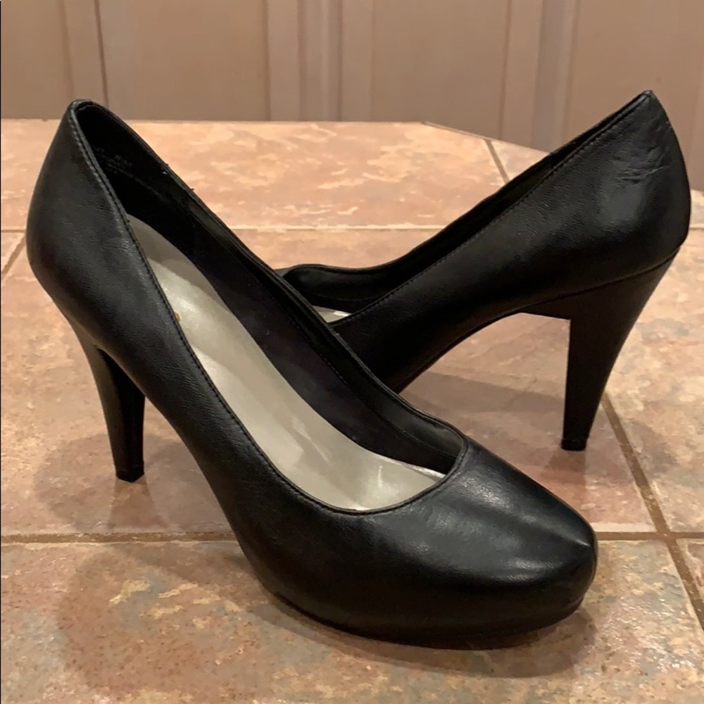 me too black leather 4 inch heels